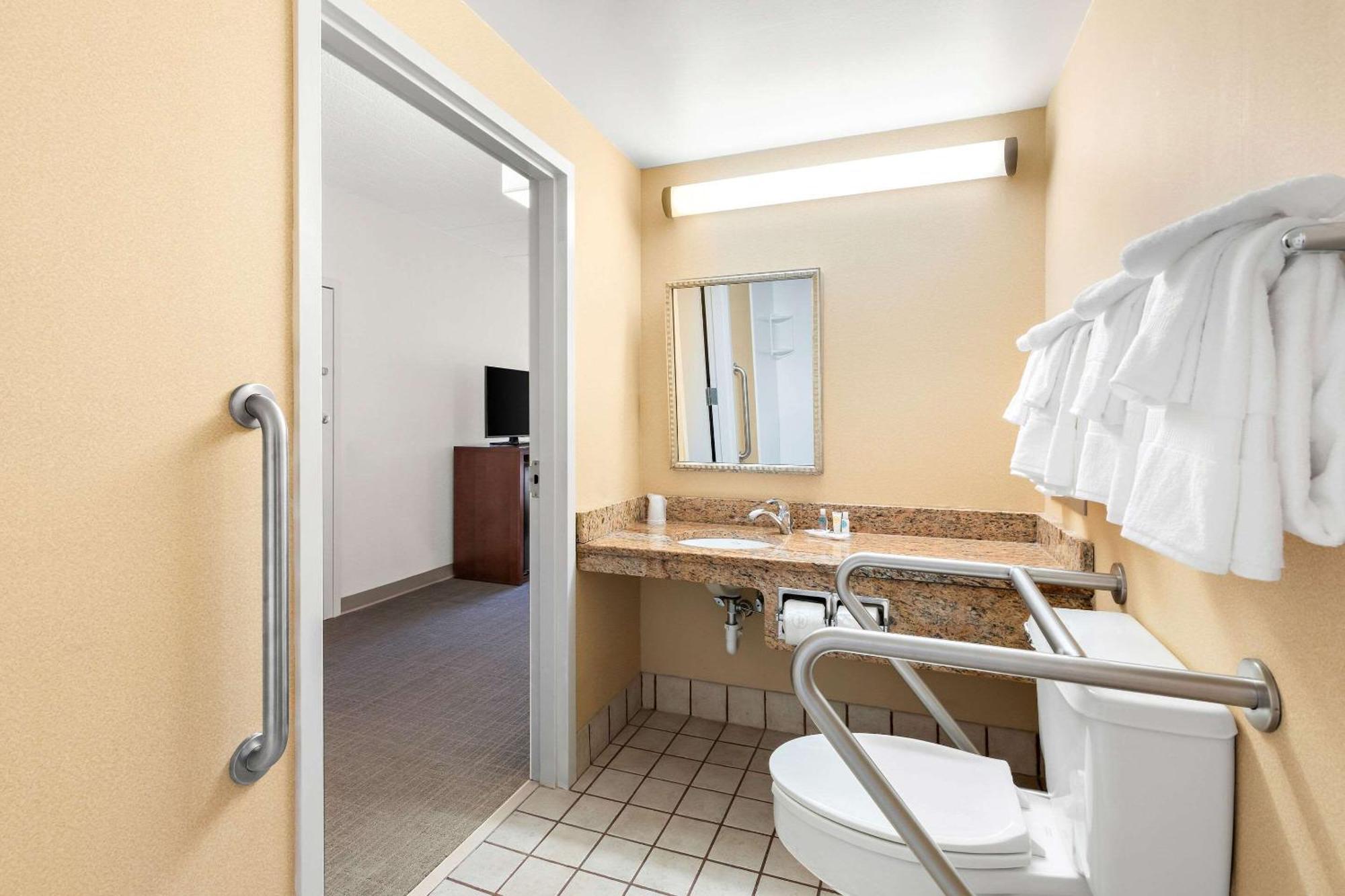 Comfort Inn Pocono Lakes Region Lake Ariel Exteriér fotografie